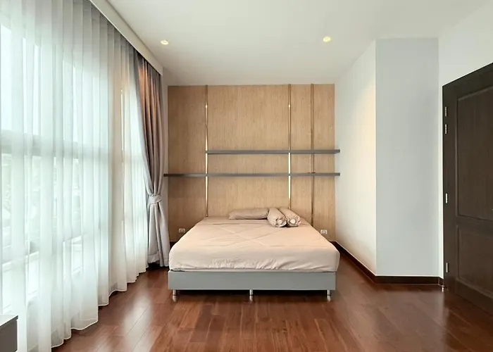 Villa Luxury House For Rent Near Suvarnabhumi Airport